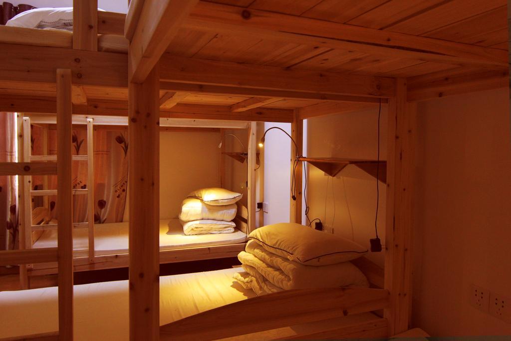 Lan Shan Chu Youth Hostel Yangshuo Chambre photo